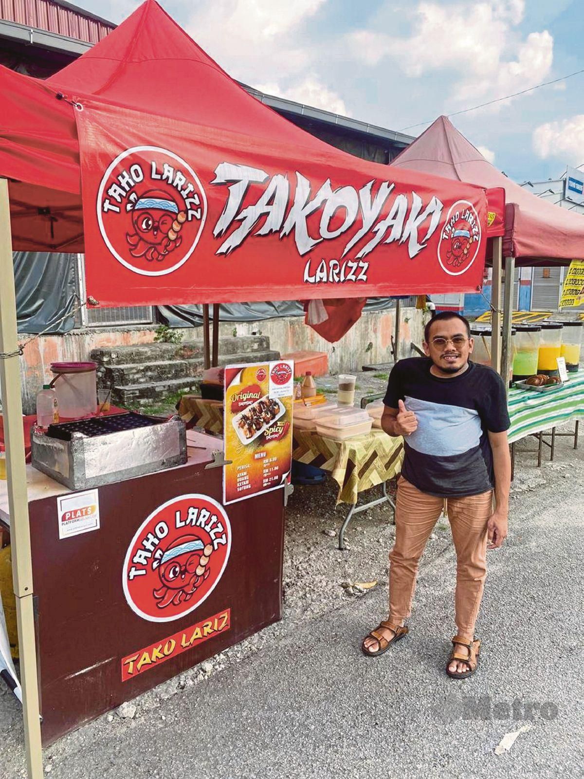 MUHAMAD Faiz mengusahakan perniagaan takoyaki di Semenyih, Selangor. FOTO Ihsan Muhamad Faiz