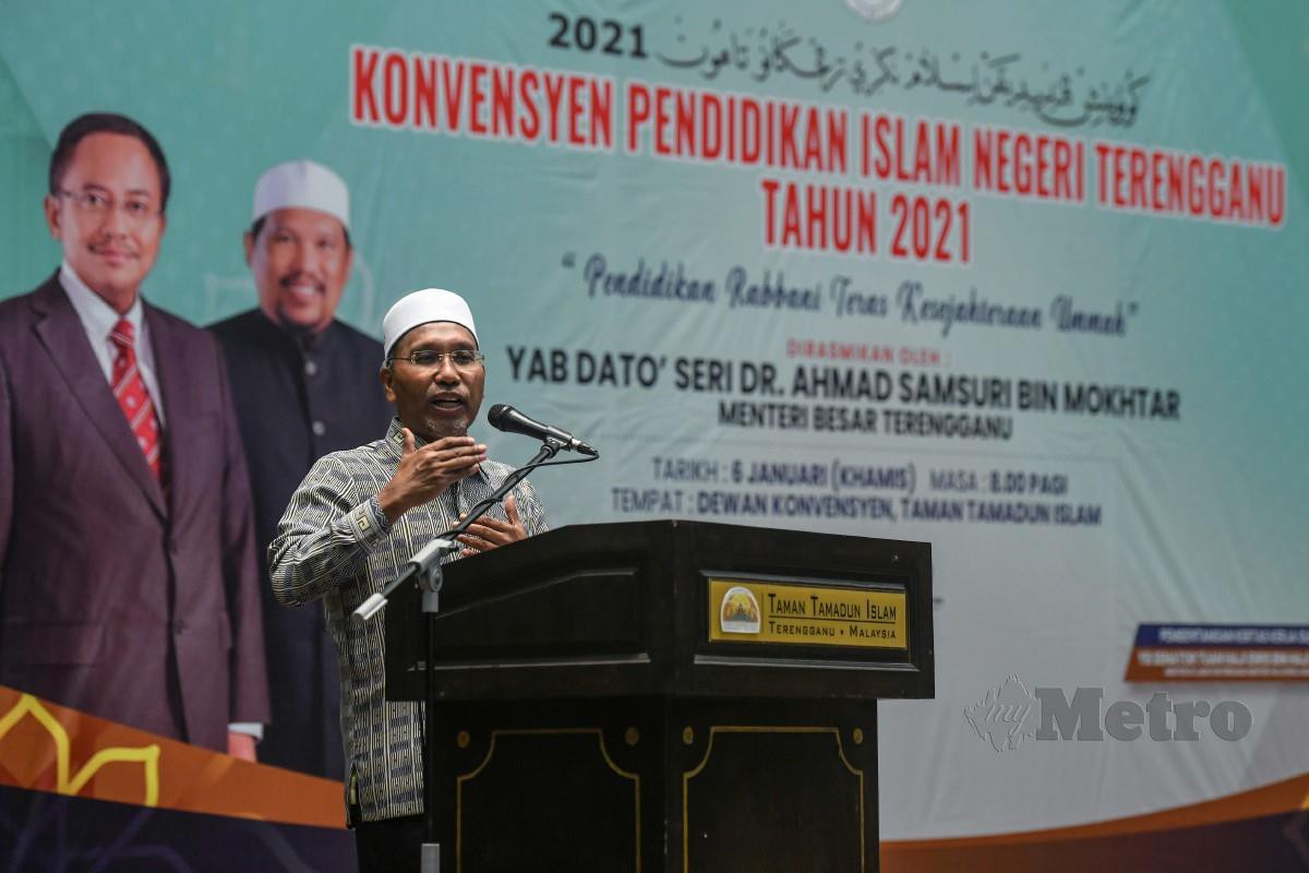 IDRIS berucap pada Konvensyen Pendidikan Islam Terengganu 2021. FOTO Bernama 