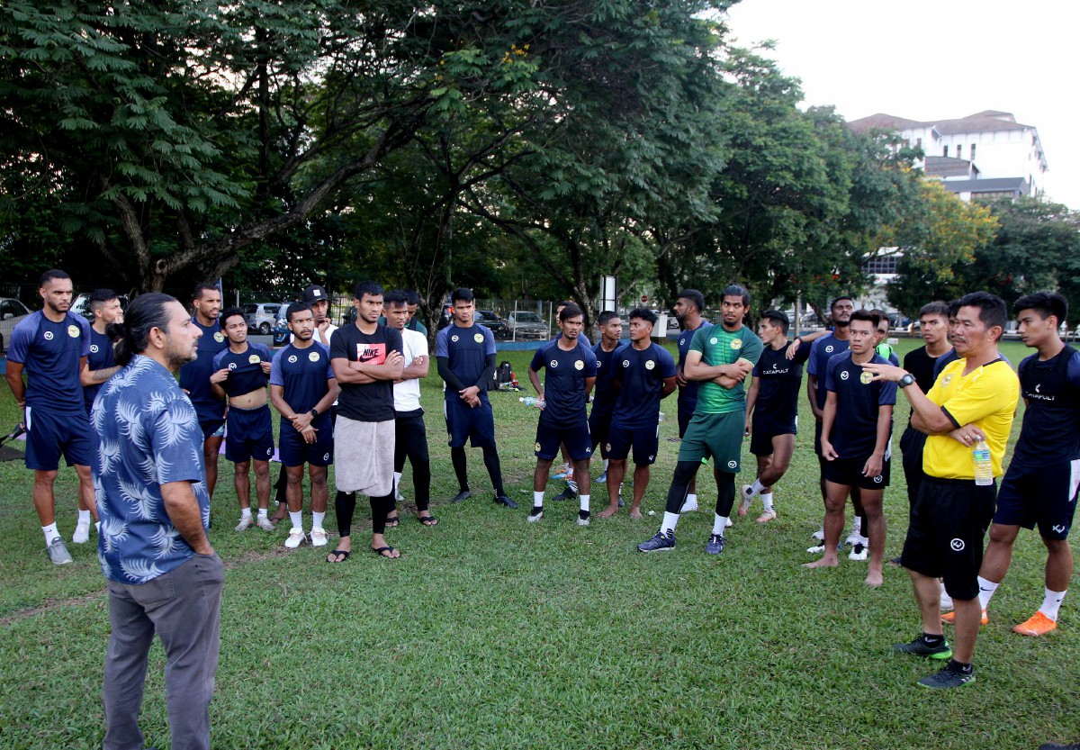 Sesi latihan pasukan Perak FC bagi menghadapi saingan Liga Super baru-baru ini. FOTO File Bernama