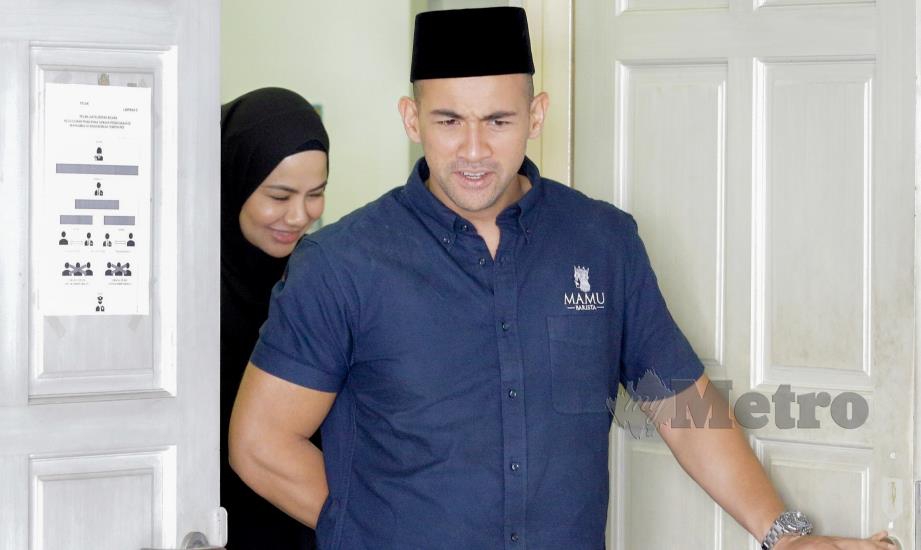 PELAKON, Sharnaaz Ahmad dan bekas isterinya, Noor Nabila hadir bagi mencapai perjanjian persetujuan bersama di Mahkamah Tinggi Syariah Kuala Lumpur. FOTO ASYRAF HAMZAH