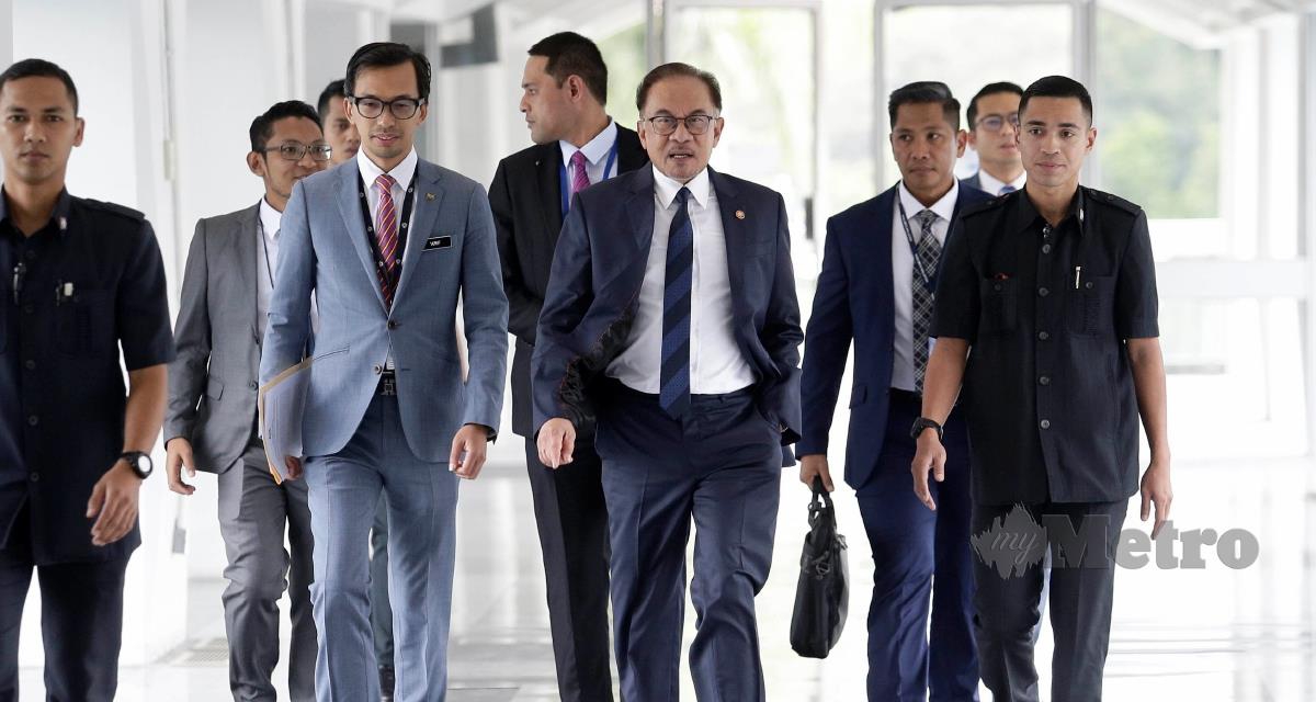Anwar Ibrahim pada Sidang Dewan Rakyat sempena Mesyuarat Parlimen Penggal Pertama Parlimen Ke-15 di Bangunan Parlimen, Kuala Lumpur. FOTO AIZUDDIN SAAD