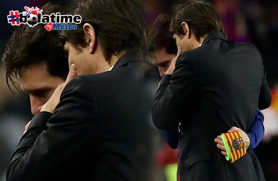 CONTE (kanan) berkata sesuatu kepada Messi. FOTO/AFP 