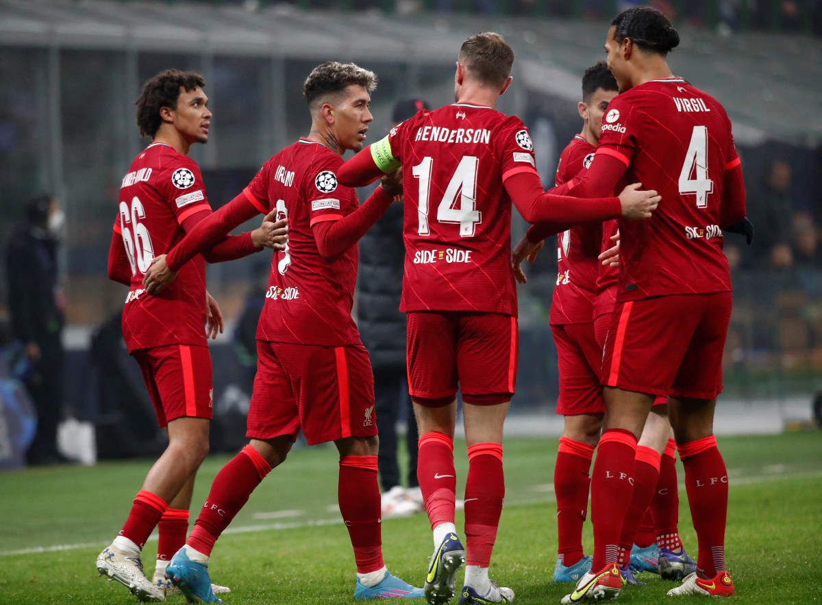 Pemain Liverpool, Roberto Firmino (dua kiri) meraikan jaringan berdepan Inter Milan dalam saingan Liga Juara-Juara. FOTO Reuters