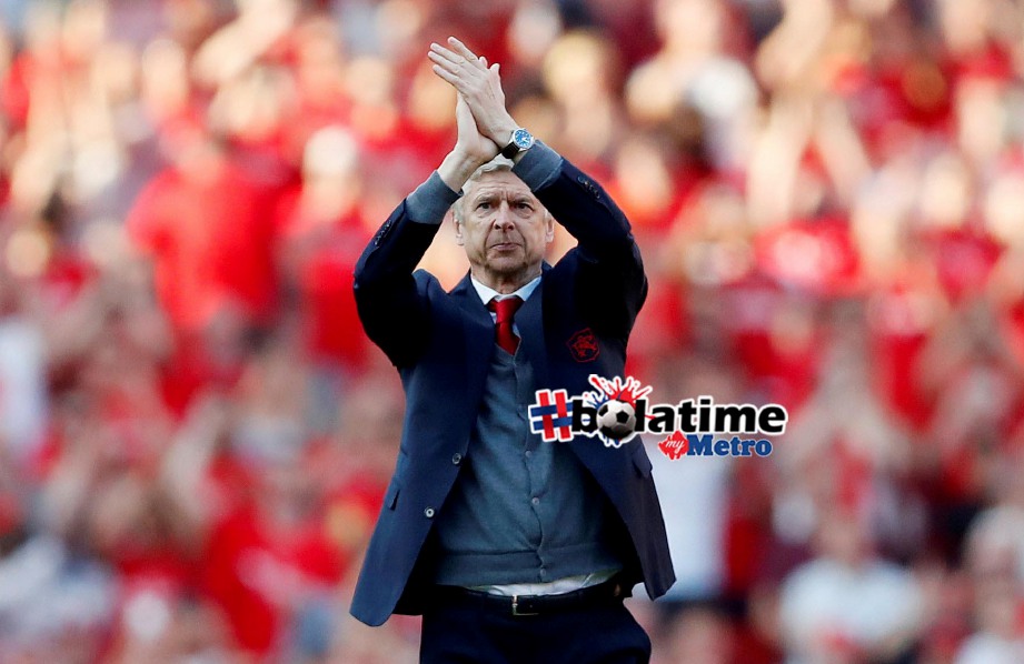 PENGURUS Arsenal, Arsene Wenger diberi sorakan gemuruh oleh penyokong setia The Gunners di Stadium Emirates. FOTO Reuters