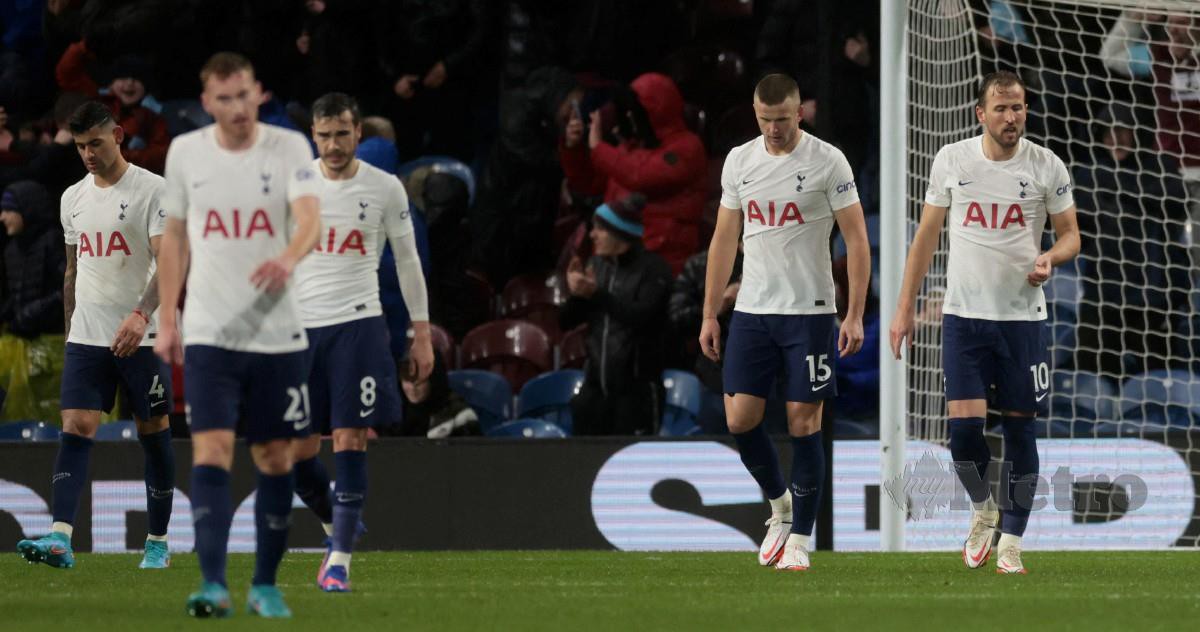 PEMAIN Tottenham kecewa selepas mereka tumpas kepada Burnley. FOTO Reuters