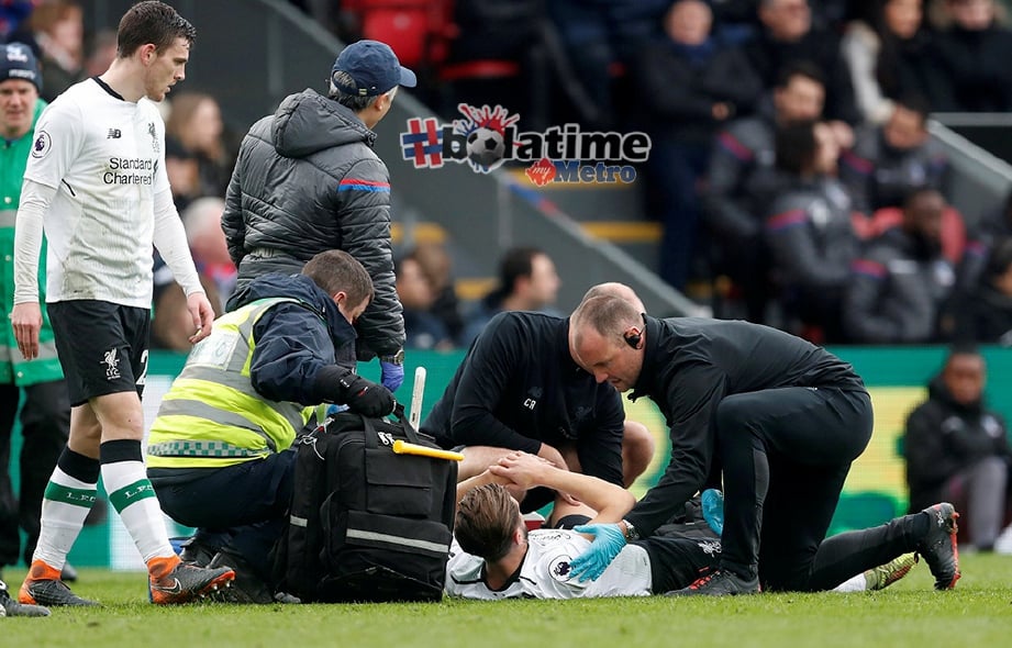 LALLANA (tengah) cedera ketika Reds menentang Palace. FOTO/AFP 