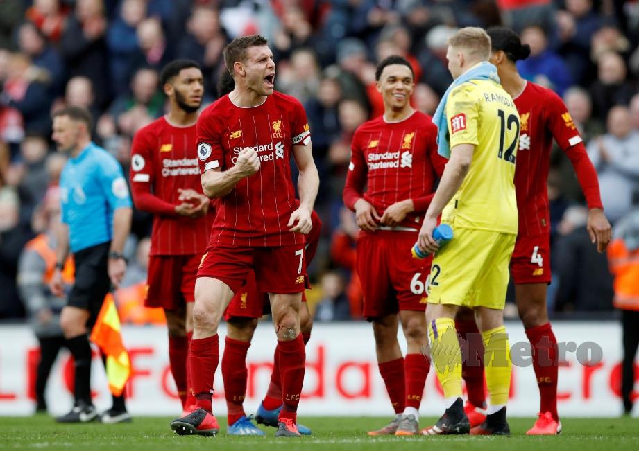 PEMAIN Liverpool   tunggu masa julang trofi Liga Perdana. FOTO  Reuters 