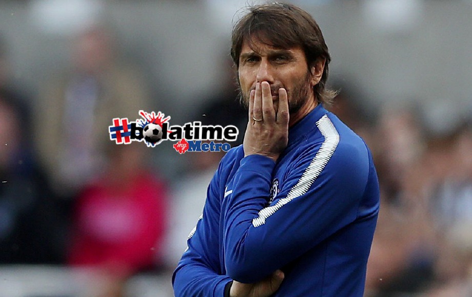 PENGURUS Chelsea, Antonio Conte tidak memikirkan soal masa depannya di Stamford Bridge. FOTO Reuters