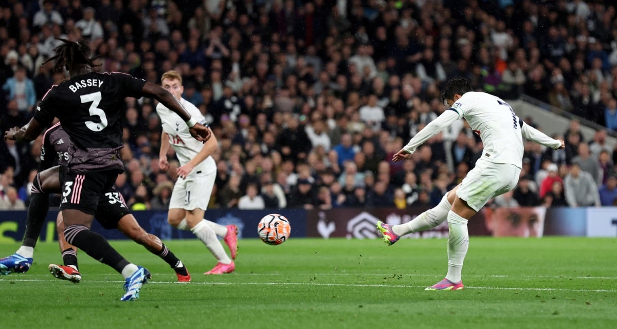 AKSI Heung-min meledak gol pertama Spurs. FOTO Reuters 