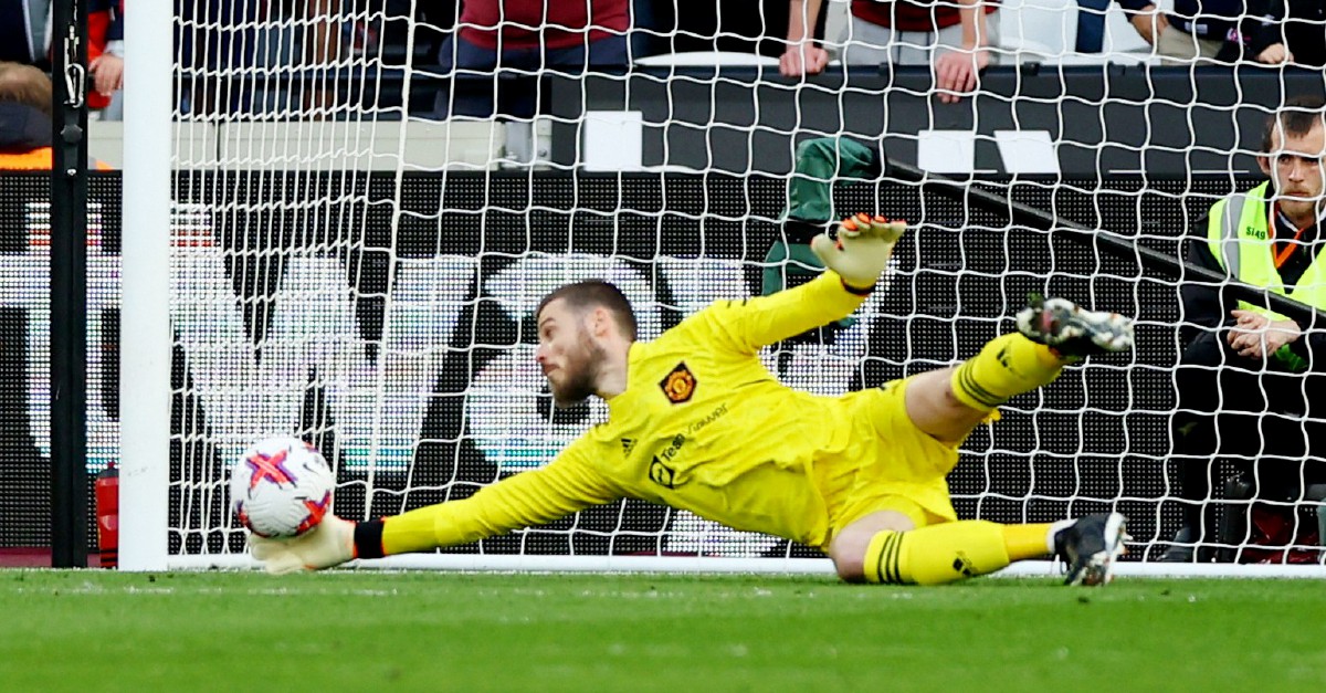 DE Gea gagal menampan kemas percubaan Benrahma sekali gus memberikan gol kemenangan buat West Ham. FOTO Reuters