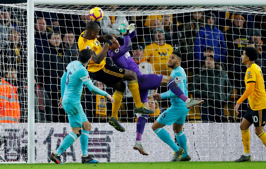 AKSI perlawanan Liga Perdana Inggeris antara Wolves menentang Newcastle berakhir dengan keputusan seri 1-1. FOTO Reuters