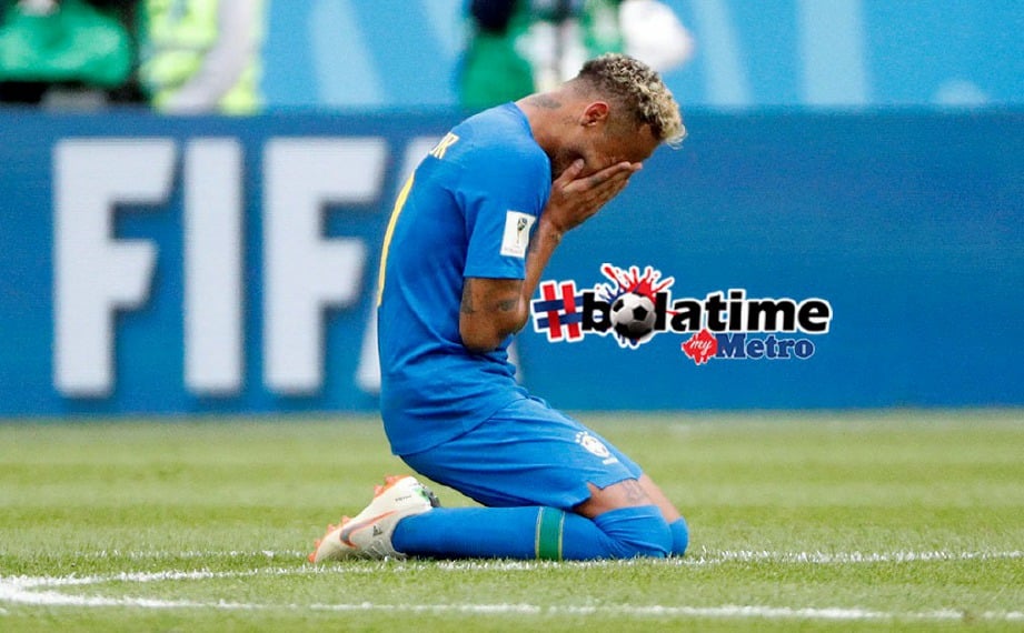 PENYERANG Brazil, Neymar menangis selepas meledak gol kedua ketika menewaskan Costa Rica pada aksi kedua Kumpulan E di Stadium Saint Petersburg. FOTO Reuters