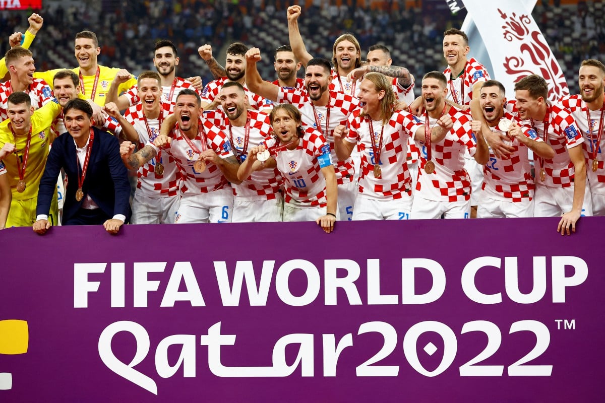CROATIA meraikan kejayaan mereka meraih gangsa di Piala Dunia. -FOTO Reuters