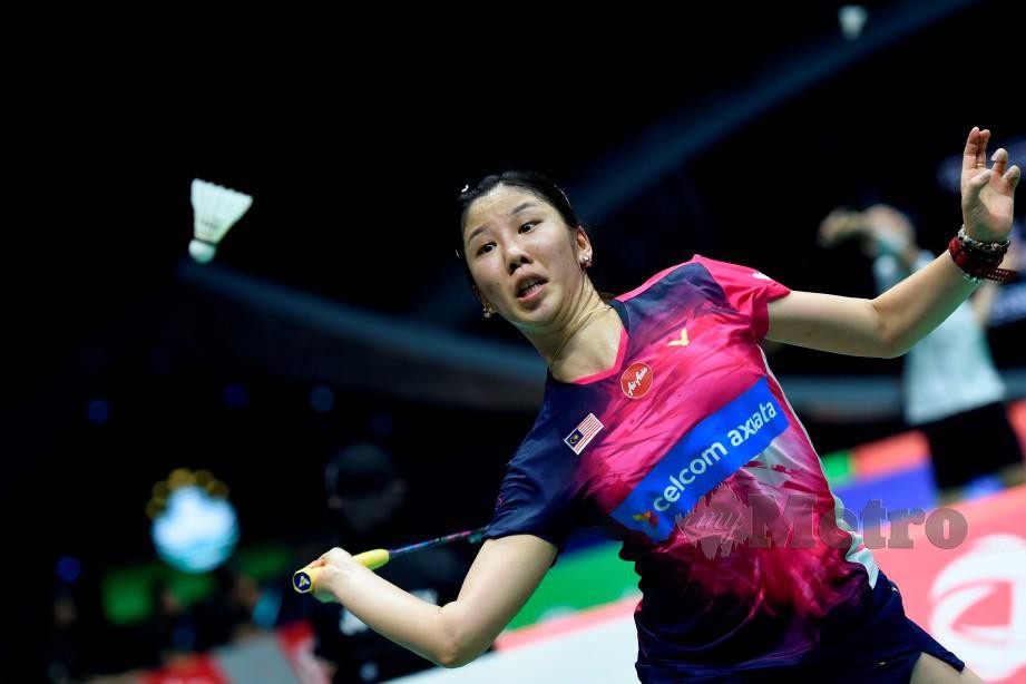 AKSI  Soniia ketika menentang  Chen Yufei. - FOTO AFP