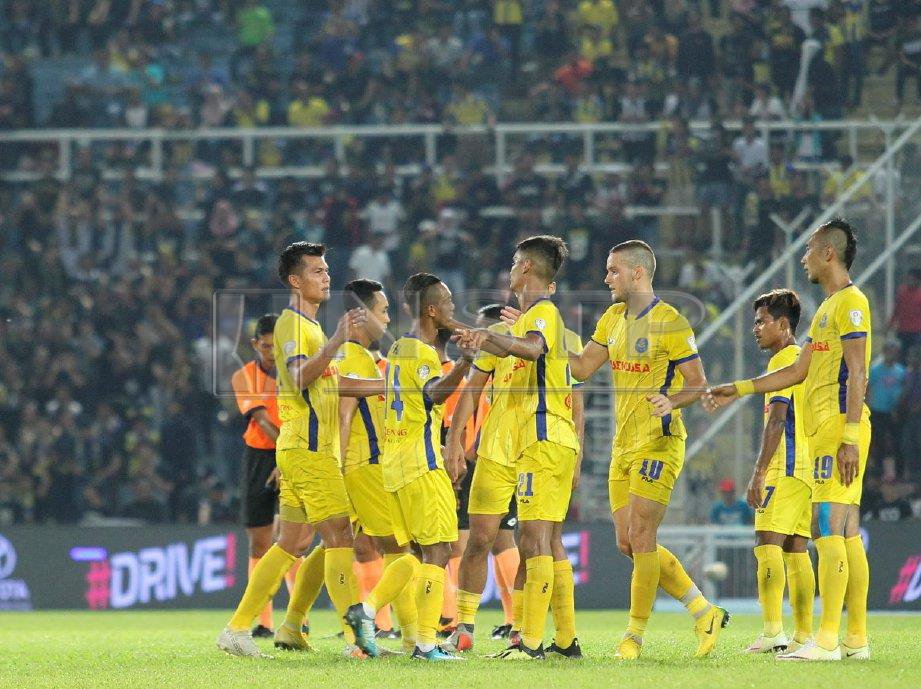 PASUKAN Pahang sedia rampas trofi Liga Super musim depan. FOTO Muhd Asyraf Sawal