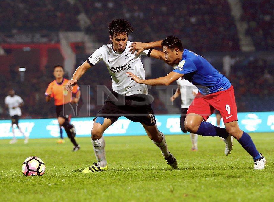 TONGGAK pertahanan muda Terengganu FC (TFC), Wan Ahmad Amirzafran Wan Nadris. FOTO Zulkarnain Ahmad Tajuddin