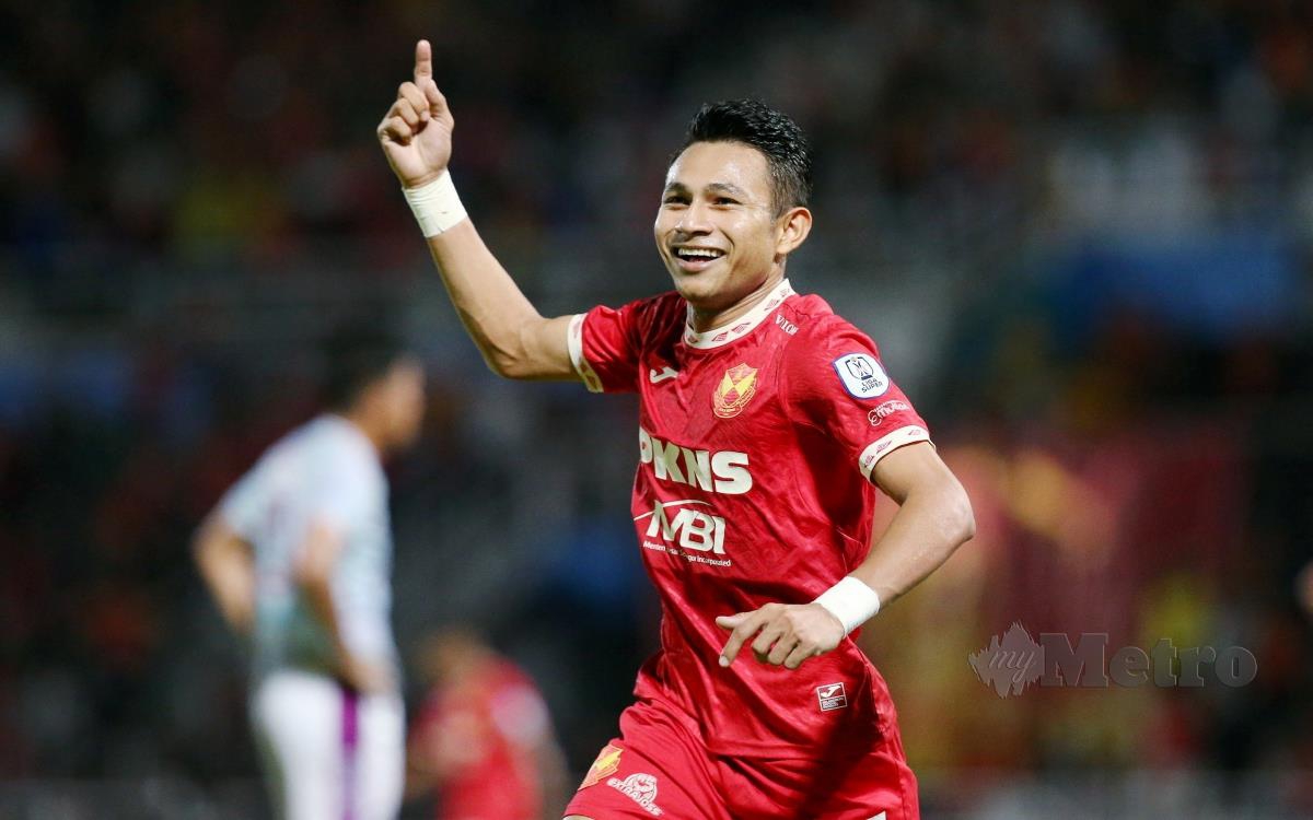 AKSI Faisal meraikan jaringan Selangor FC ketika menentang Pahang FC.  