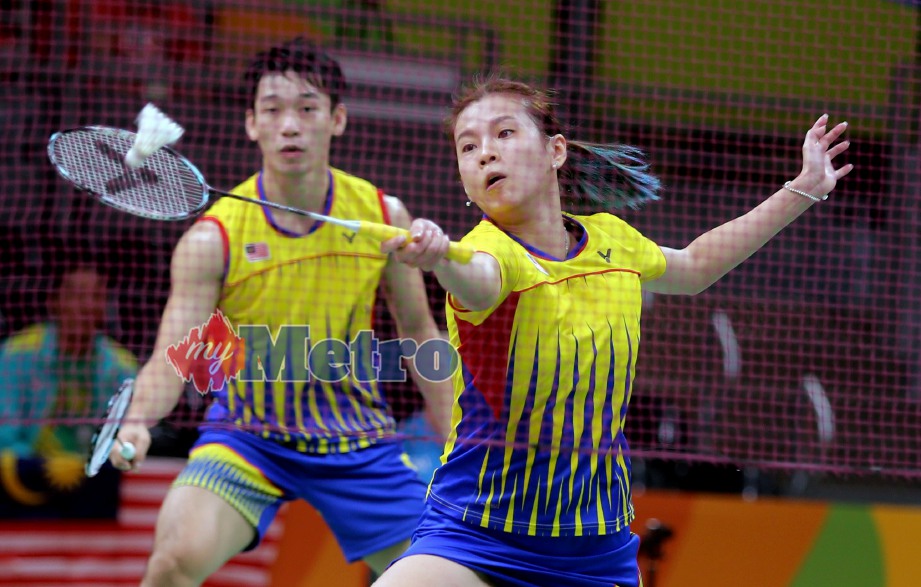 PASANGAN beregu campuran negara, Chan Peng Soon (kiri) dan Goh Liu Ying mara ke suku akhir Kejohanan Badminton Terbuka Australia. FOTO NSTP