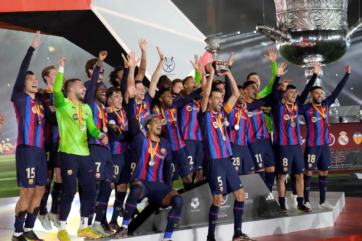 BARCA juara Piala Super Sepanyol. -FOTO AP