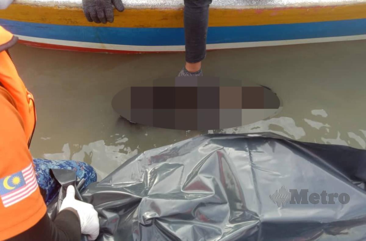 Mayat kanak-kanak lelaki yang dikhuatiri lemas ketika mandi berhampiran Jeti Nelayan Bagan Ajam di Pantai Bersih ditemui tersangkut di tali pukat oleh nelayan pada jam 9.15 pagi tadi. FOTO Ihsan APM Pulau Pinang