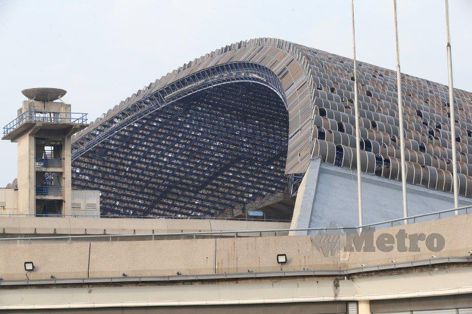 MASALAH bumbung Stadium Shah Alam masih belum dapat diselesaikan. FOTO OWEE AH CHUN