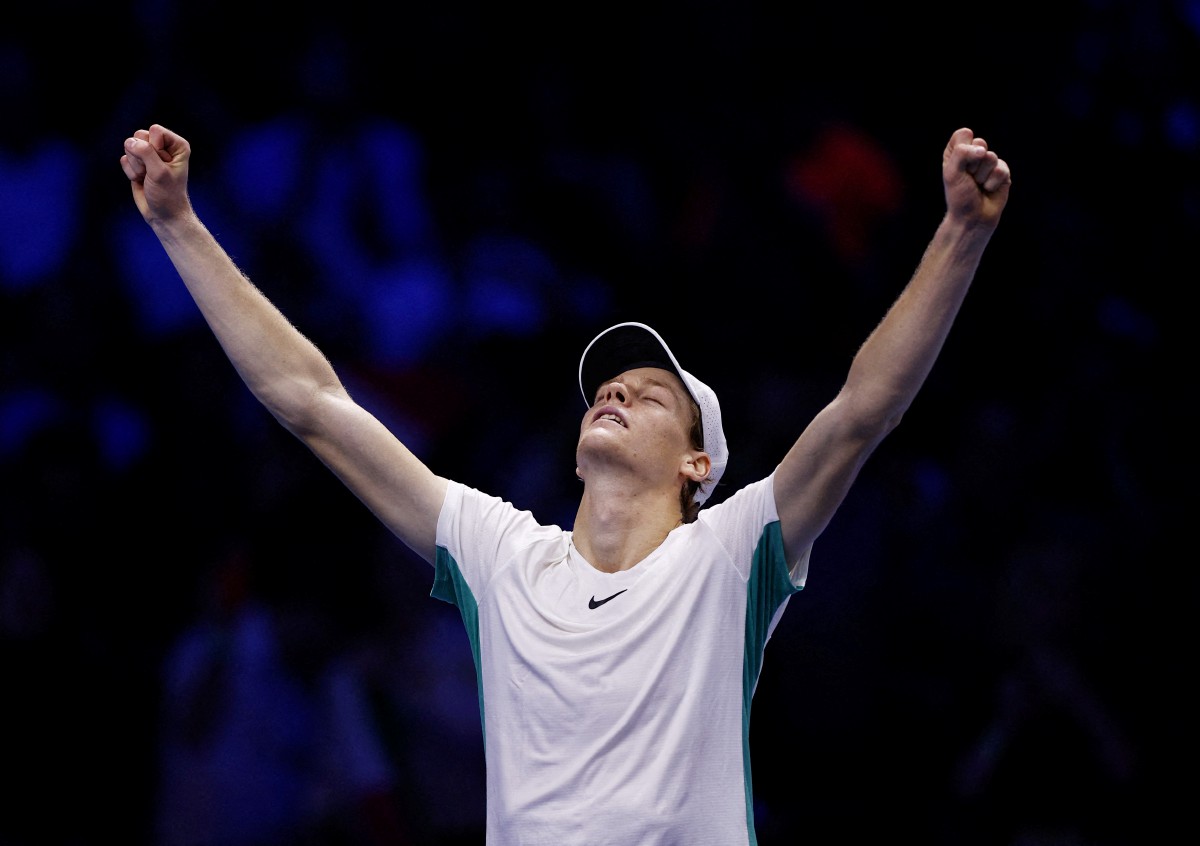 SINNER puas selepas menewaskan Djokovic. -FOTO Reuters 