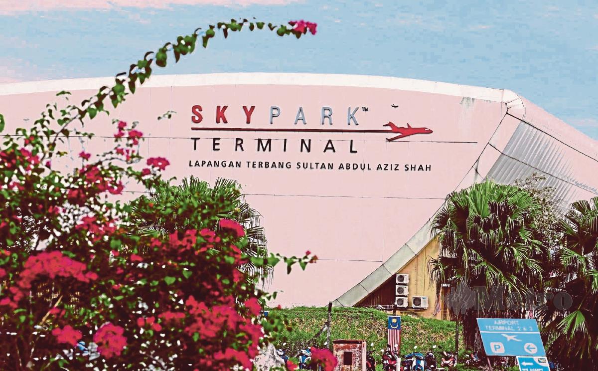 Lapangan Terbang Sultan Abdul Aziz Shah (LTSAAS) Subang.