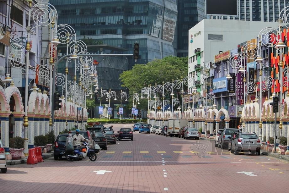 KEADAAN aliran trafik lengang di Kuala Lumpur selepas PKP dilaksanakan. FOTO ASWADI ALIAS.