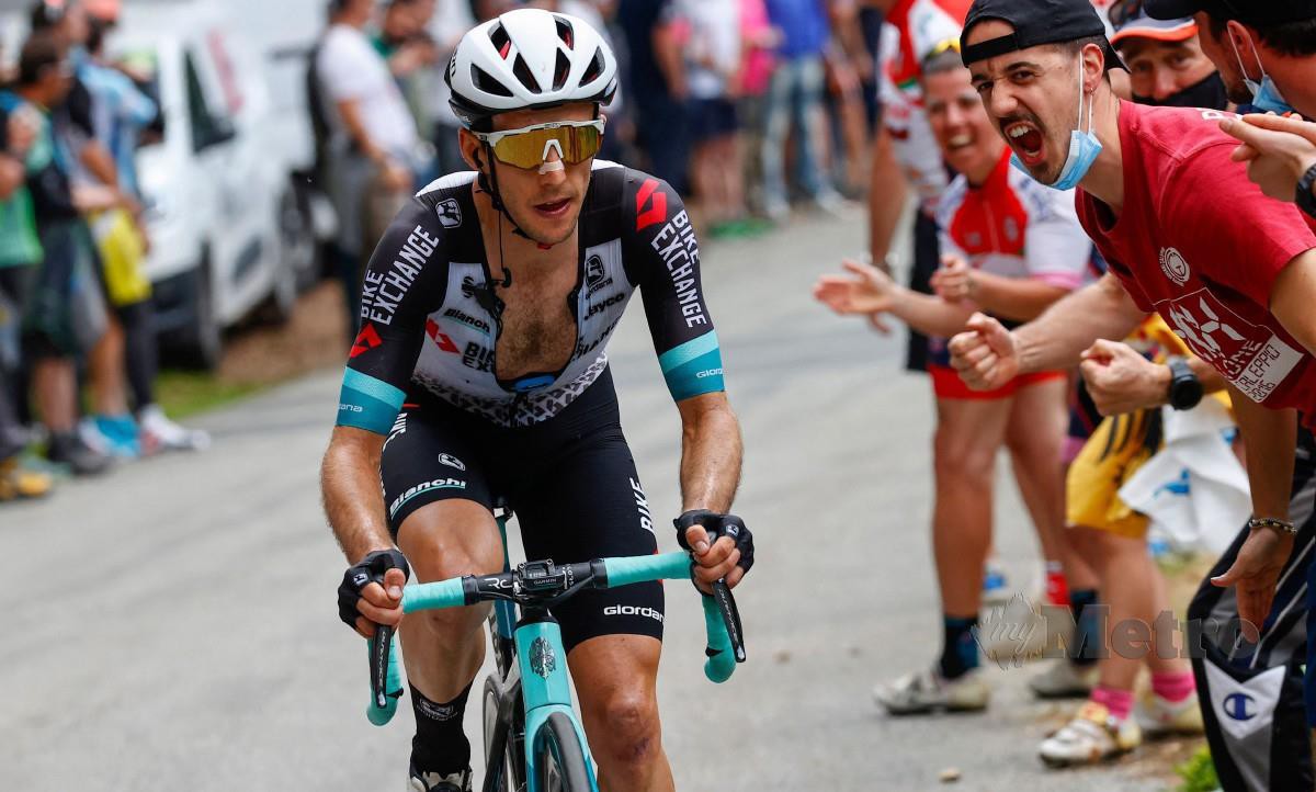 YATES berjaya memenangi peringkat ke-19 Giro d’Italia semalam. FOTO AFP
