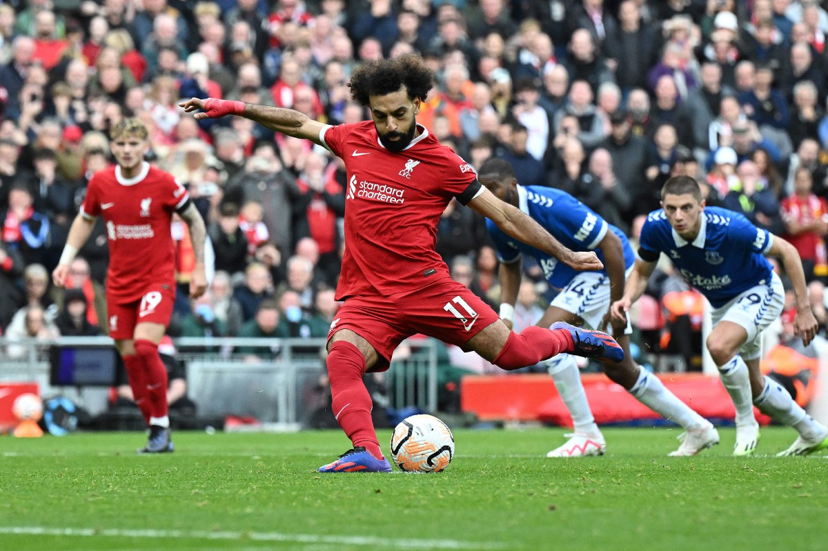 SALAH ledak dua gol pacu Liverpool catat kemenangan. -FOTO AFP  