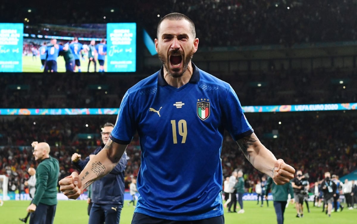 BONUCCI meraikan kemenangan Itali. FOTO AFP 