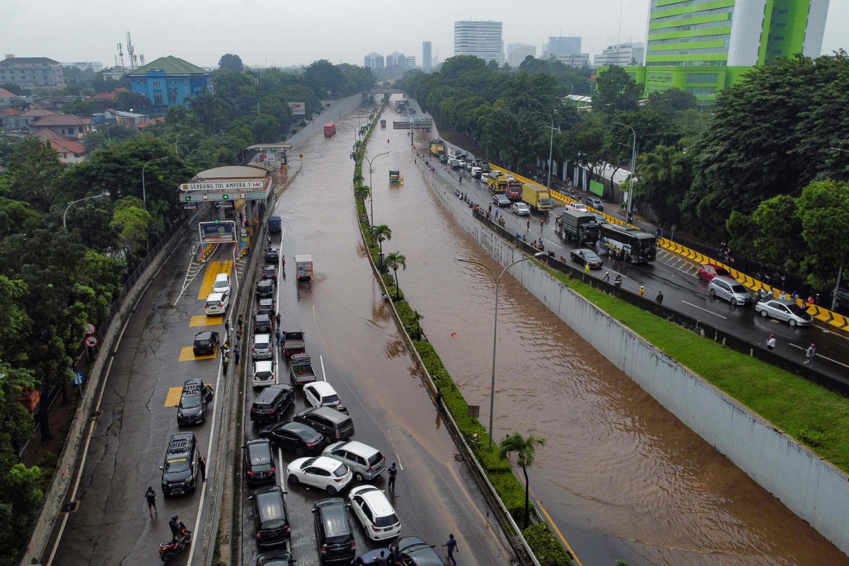 ANTARA kawasan terjejas banjir di Jakarta. FOTO AFP 