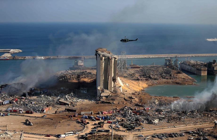 KESAN letupan yang berlaku pelabuhan di Beirut, Lubnan. FOTO AFP