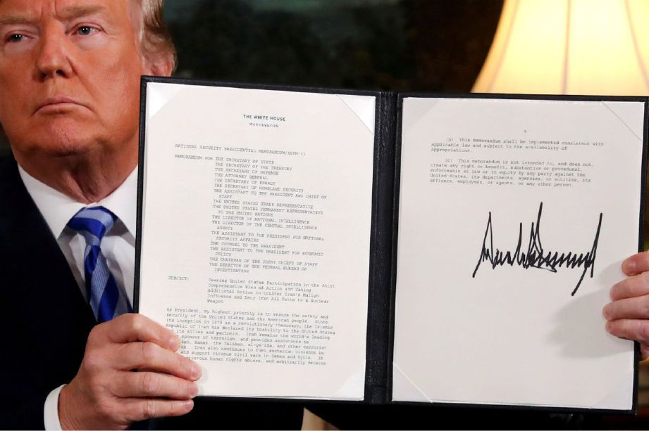 DONALD Trump mengumumkan pengunduran Amerika Syarikat (AS) dari perjanjian nuklear Iran. Foto REUTERS