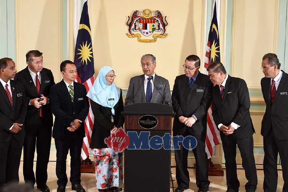 PERDANA Menteri Tun Dr Mahathir Mohamad semasa sidang media selepas mempengerusikan mesyuarat kabinet di Bangunan Perdana Putra. FOTO Bernama