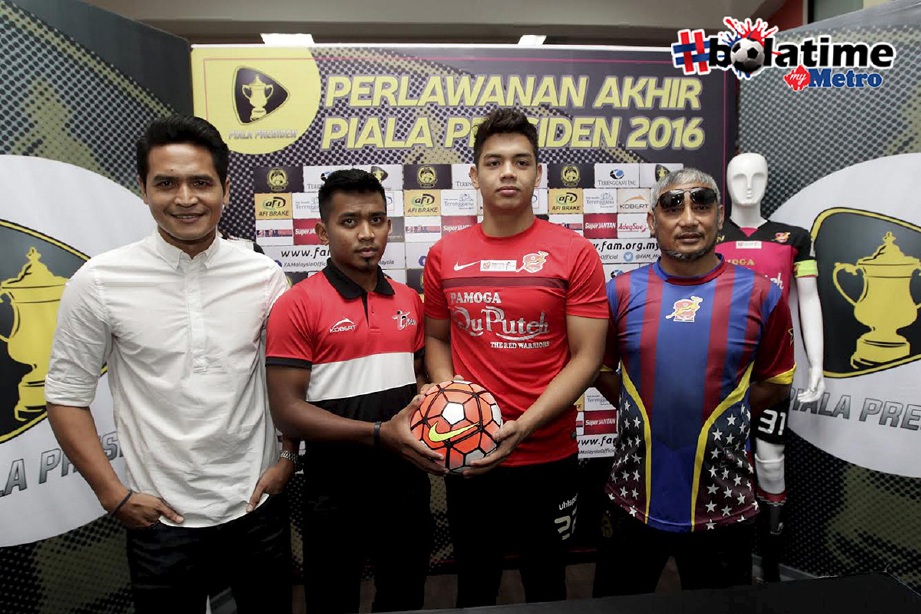 HASHIM (kanan) masih sayang untuk tinggalkan skuad Piala Presiden Kelantan. -Foto fail