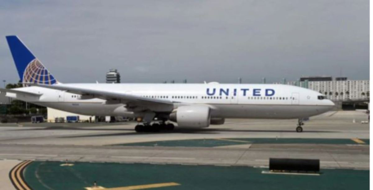 PESAWAT United Airlines. FOTO AFP 
