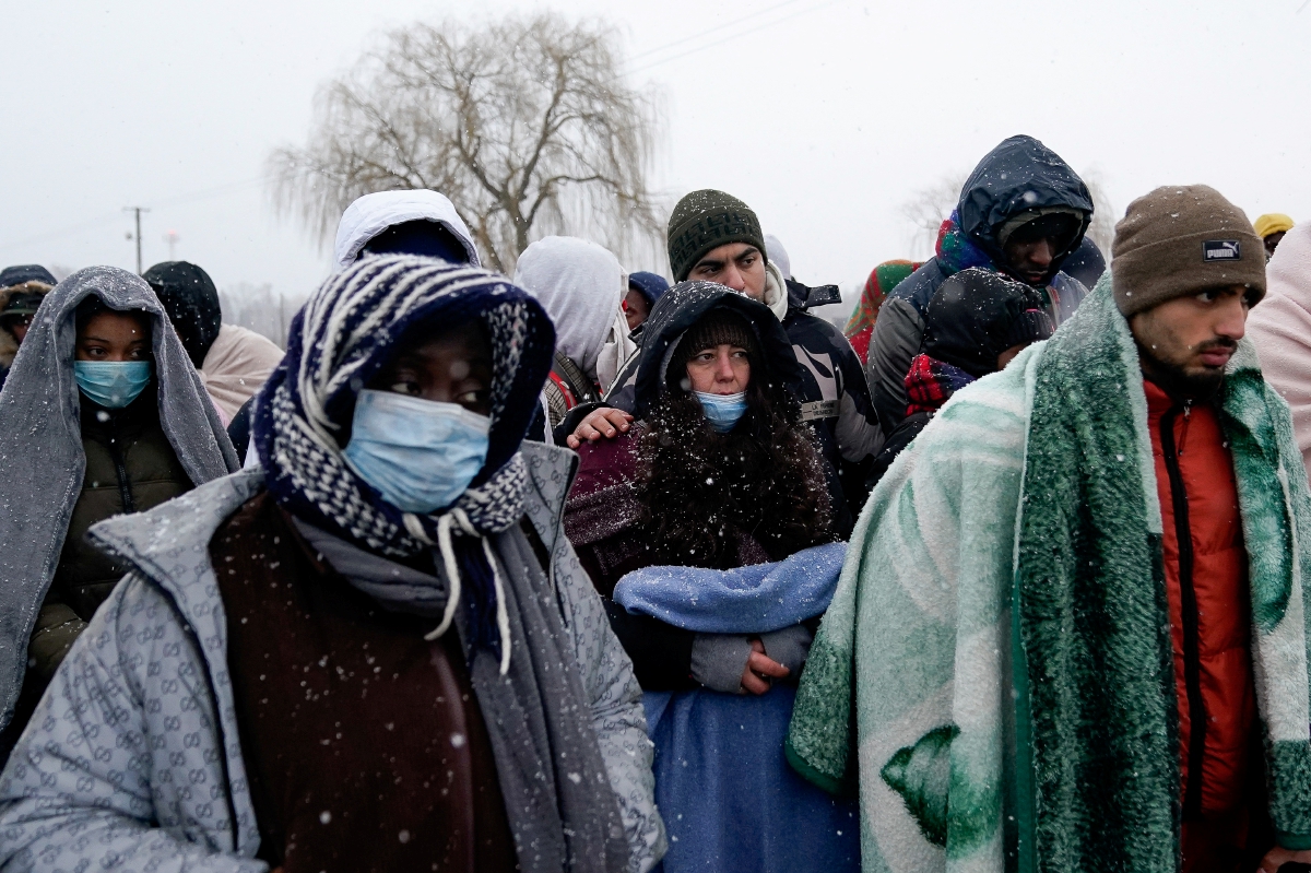 KEADAAN rakyat Ukraine yang melarikan diri ke sempadan Poland. FOTO REUTERS 