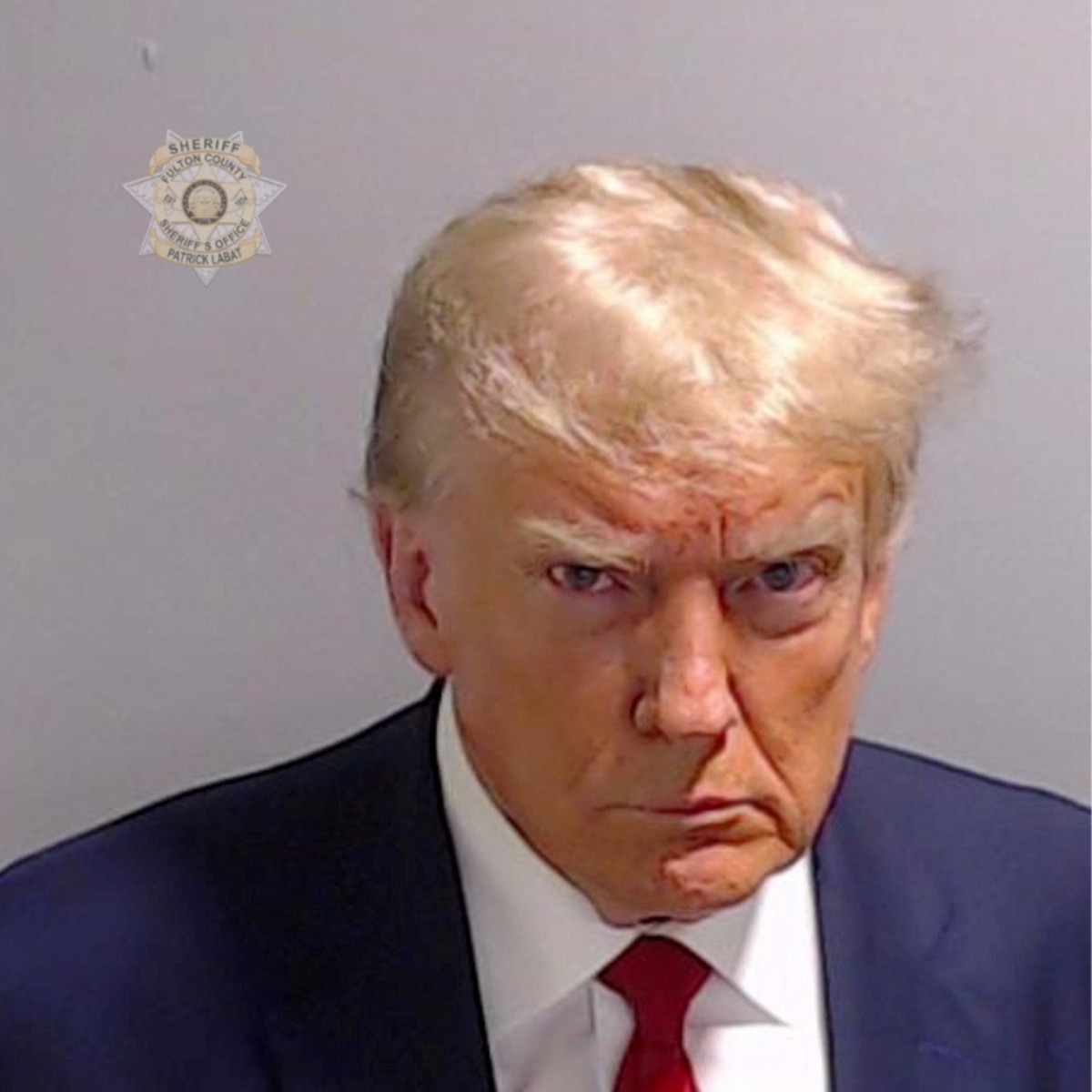 RAKAMAN gambar Trump yang dikeluarkan Pejabat Sheriff Fulton County. FOTO Fulton County Sheriff's Office via Reuters