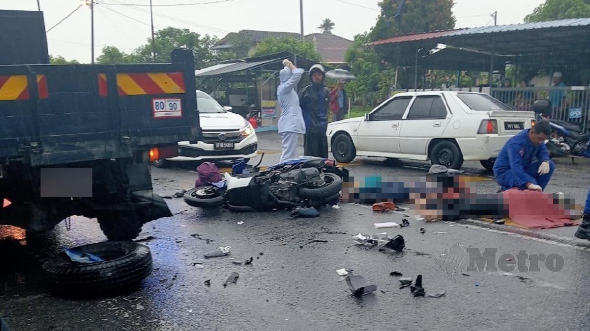 KEMALANGAN yang mengorbankan pasangan suami isteri di KM7.6 Jalan Kangar-Padang Besar. FOTO Ihsan Pembaca