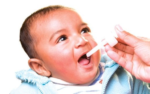SELAIN suntikan, vaksin juga boleh diberi melalui mulut.