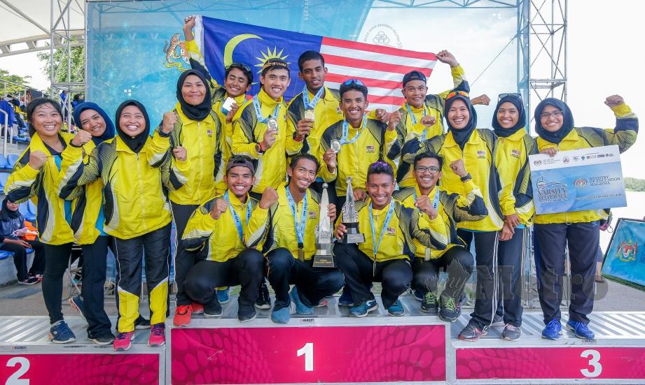 PASUKAN  PST Kementerian Pendidikan Malaysia muncul juara keseluruhan Varsity Boat Race 2019 ke-14 di Kompleks Sukan Air Putrajaya.  - FOTO Luqman Hakim Zubir