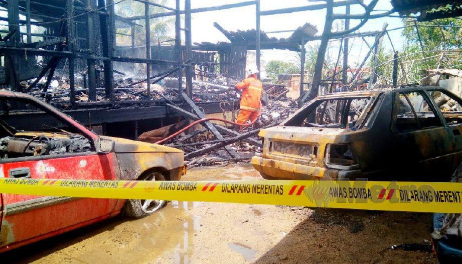 RUMAH keluarga Ahmad Afif di Kampung Paya Balai Besar, musnah terbakar. FOTO Rosli Ilham