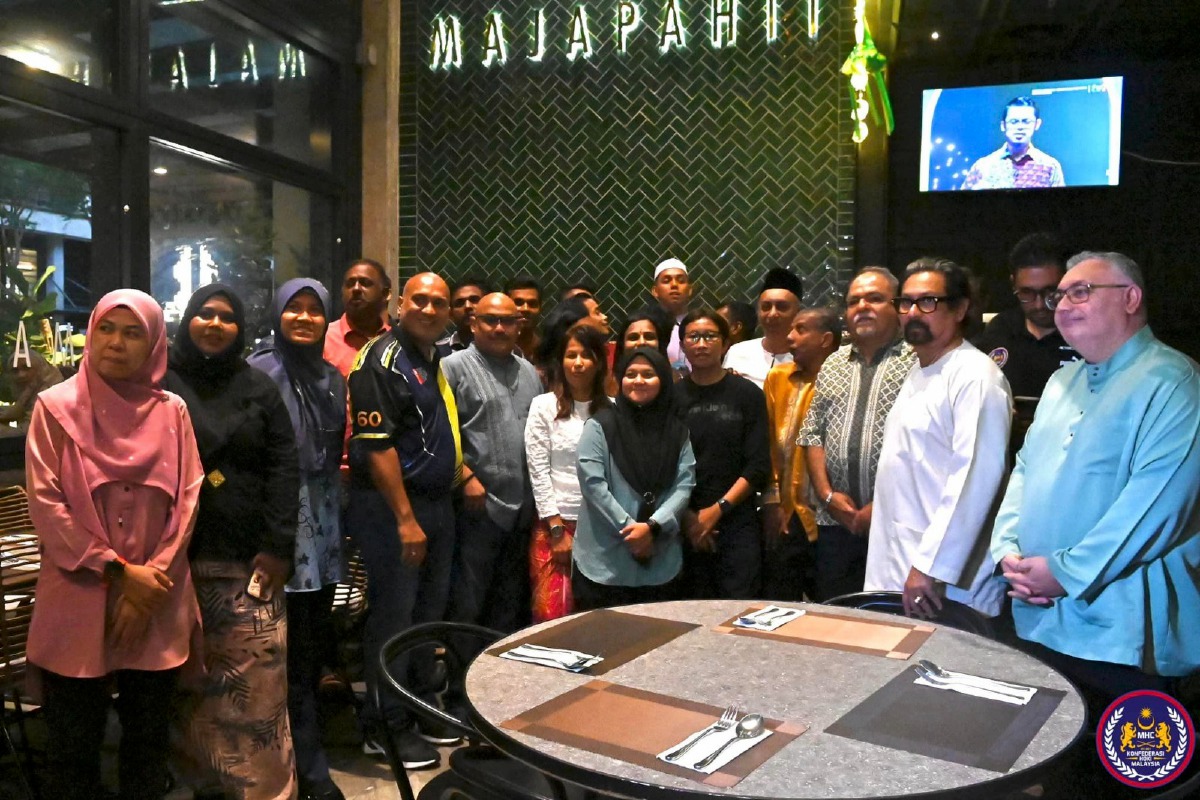 SARJIT bersama Datuk Subahan Kamal pada Majlis Berbuka Puasa Barisan Kepimpinan Tertinggi Konfederasi Hoki Malaysia (MHC), Pegawai MHC dan Rakan Media semalam.