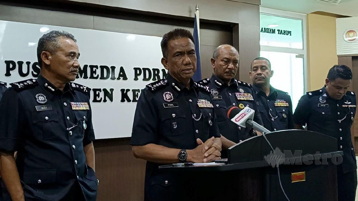 KETUA Polis Kedah, Datuk Fisol Salleh (dua dari kiri) pada sidang media di IPK Kedah. FOTO Zuliaty Zulkiffli