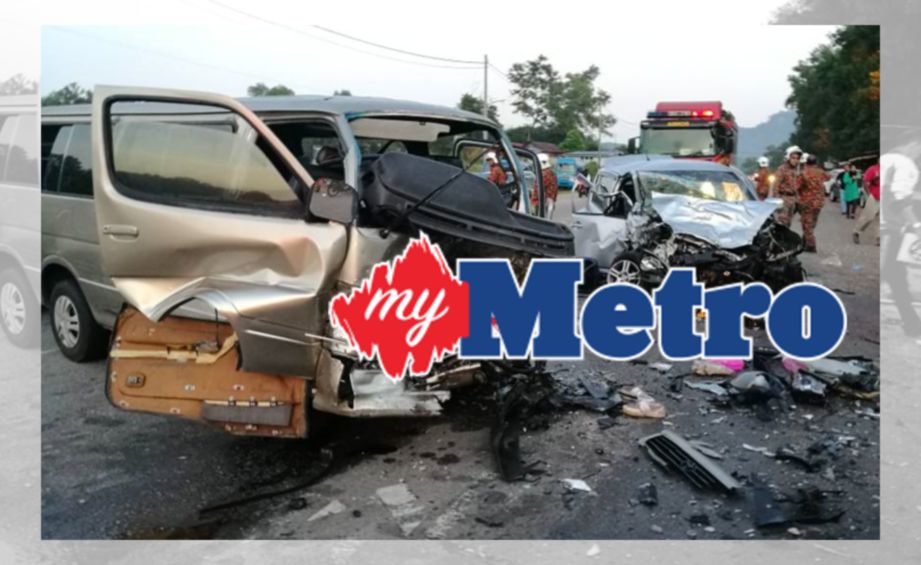 KEADAAN van kilang dan Myvi yang terbabit dalam kemalangan di Jalan Sungai Petani ke Tikam Batu dekat Kampung Padang Buluh. FOTO Omar Osman 