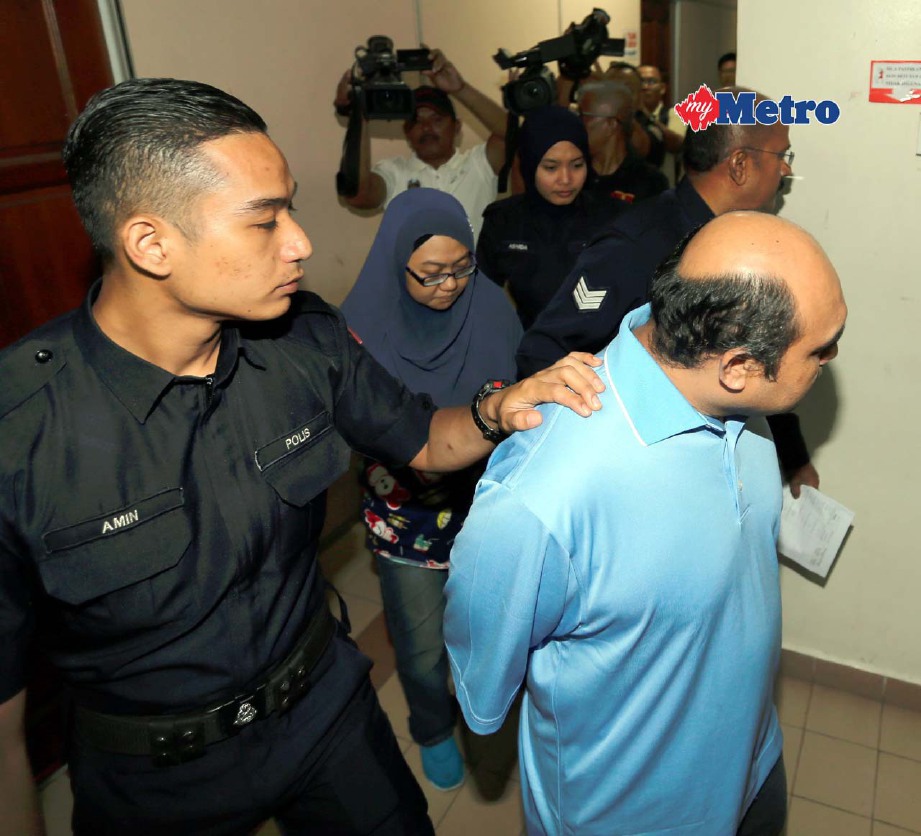 Sheikh Saidey bersama isterinya Sofia Affendi yang didakwa di Mahkamah Majistret Johor semalam hari ini didakwa di Mahkamah Majistret Kuala Lumpur. FOTO NSTP