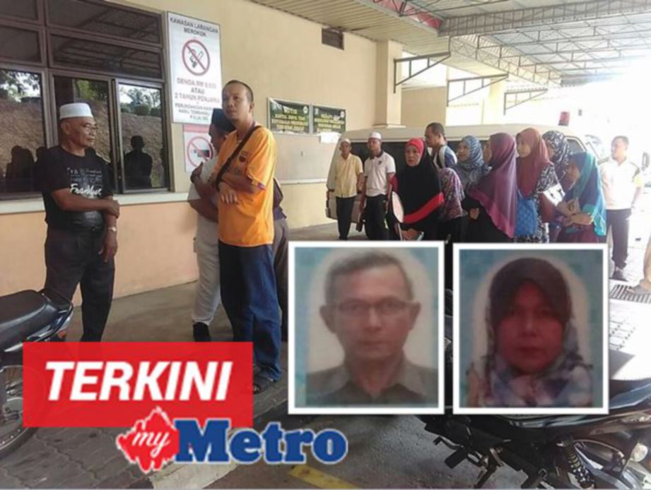 Allahyarham Nasrudin dan Noridah (gambar kecil) dan ahli keluarga dan sahabat handai menunggu proses bedah siasat di bilik mayat Hospital Jempol. FOTO Abnor Hamizam Abd Manap