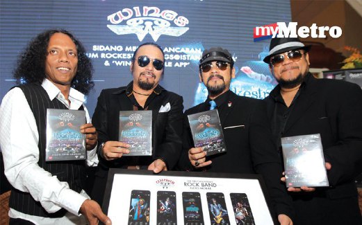 WINGS bersama DVD Konsert Rockestra Wings 2013.