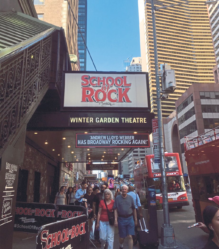 ANTARA tajuk persembahan Broadway di New York beri pilihan kepada pengunjung.